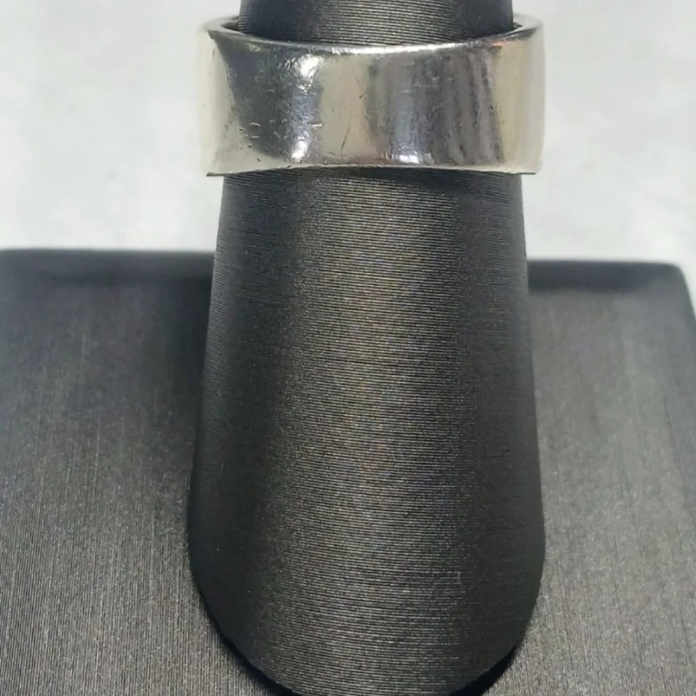 Sterling Silver 925, Black Onyx, and Zircon Ring.  Size 8 - Picture 9 of 9